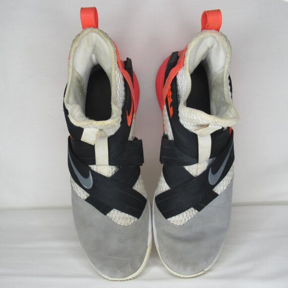 Nike LeBron SOLDIER  Basketball Shoes Men\'s 10.5 AO4054-102 main image 9